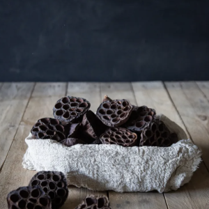 Dried Lotus Heads Pack of 9 (6-8cm)