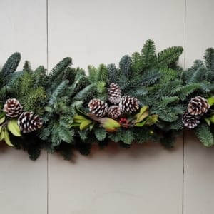 Classic White Garland L (150-160cm long)